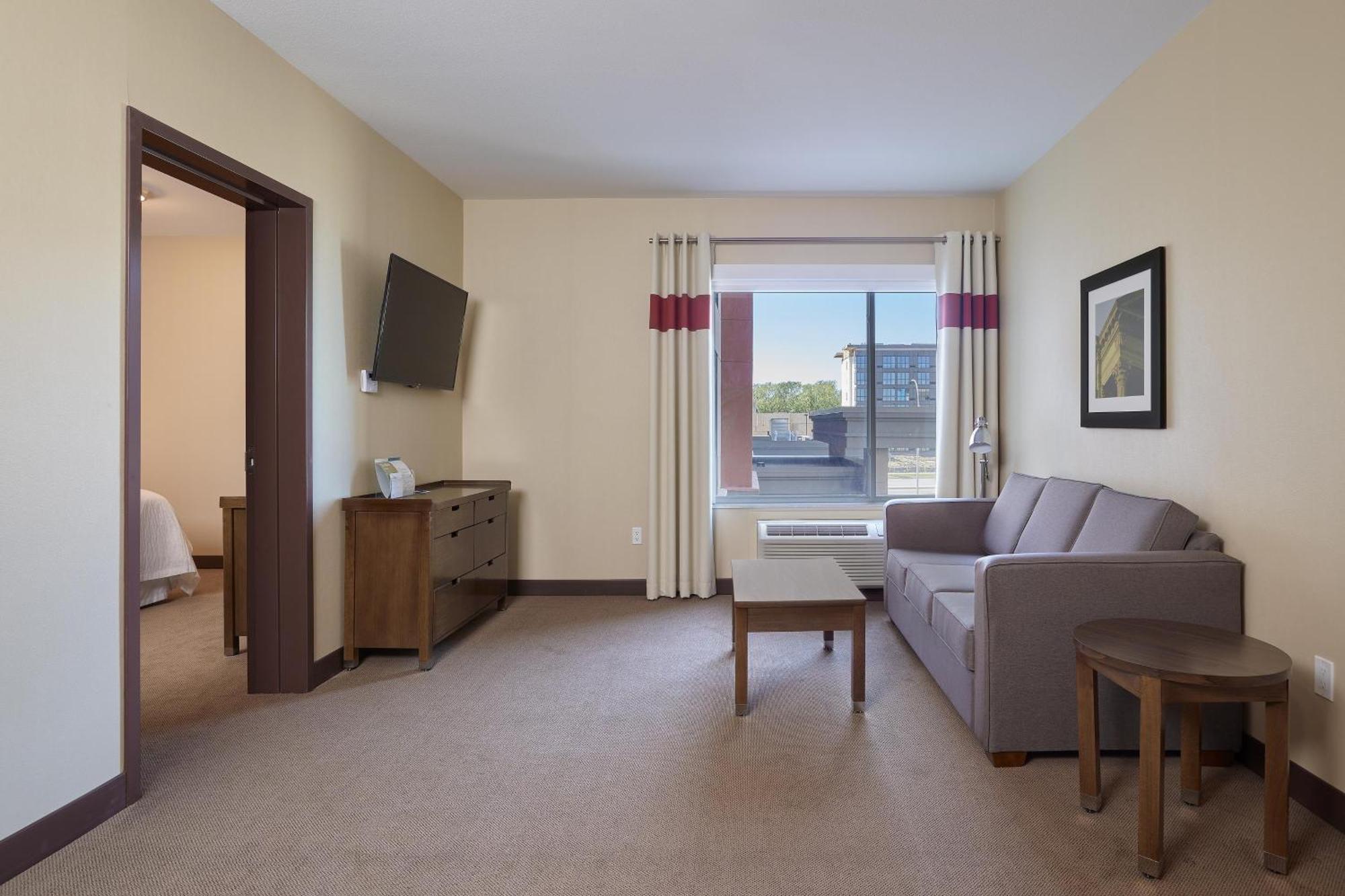 Four Points By Sheraton Шърууд парк Екстериор снимка