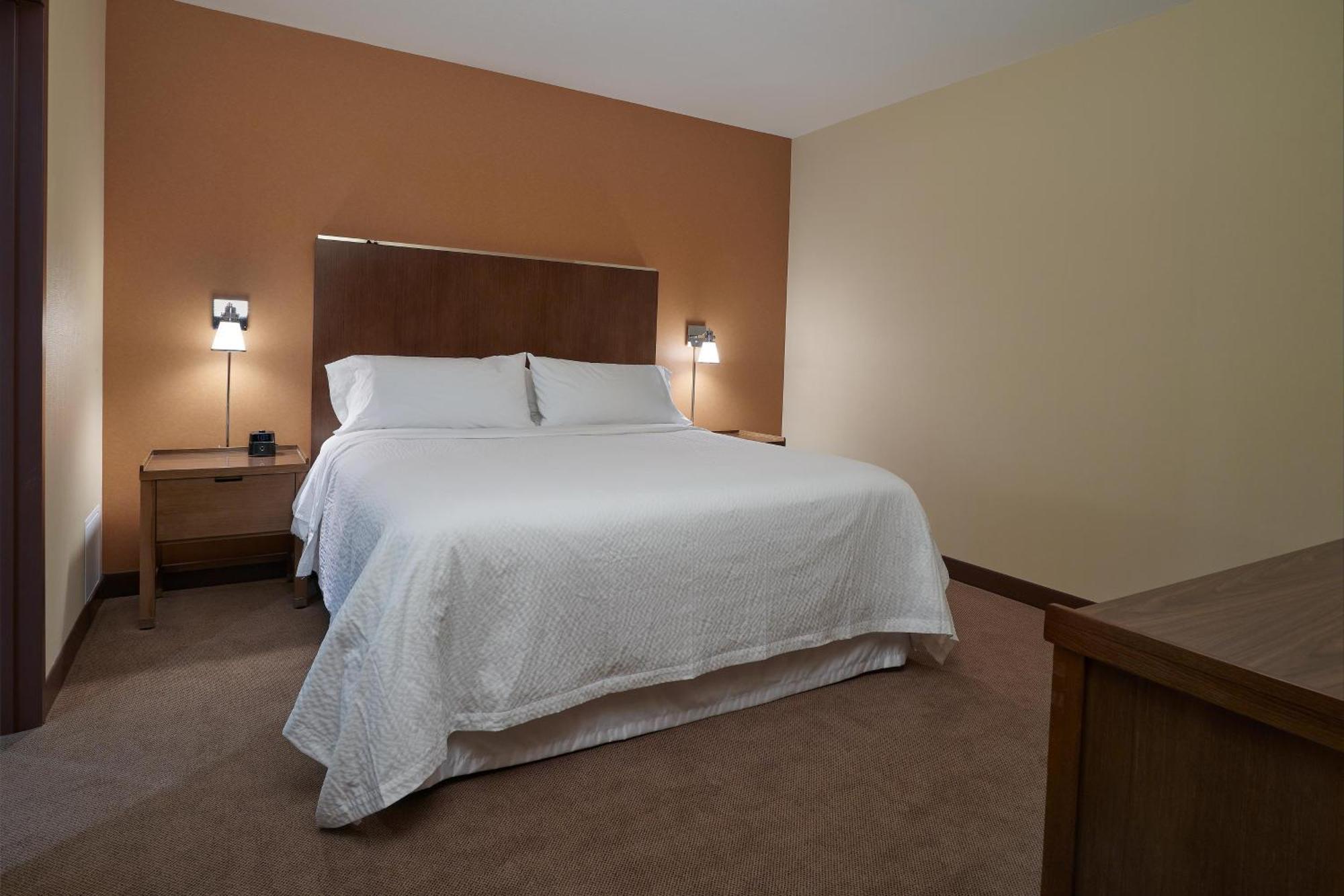 Four Points By Sheraton Шърууд парк Екстериор снимка