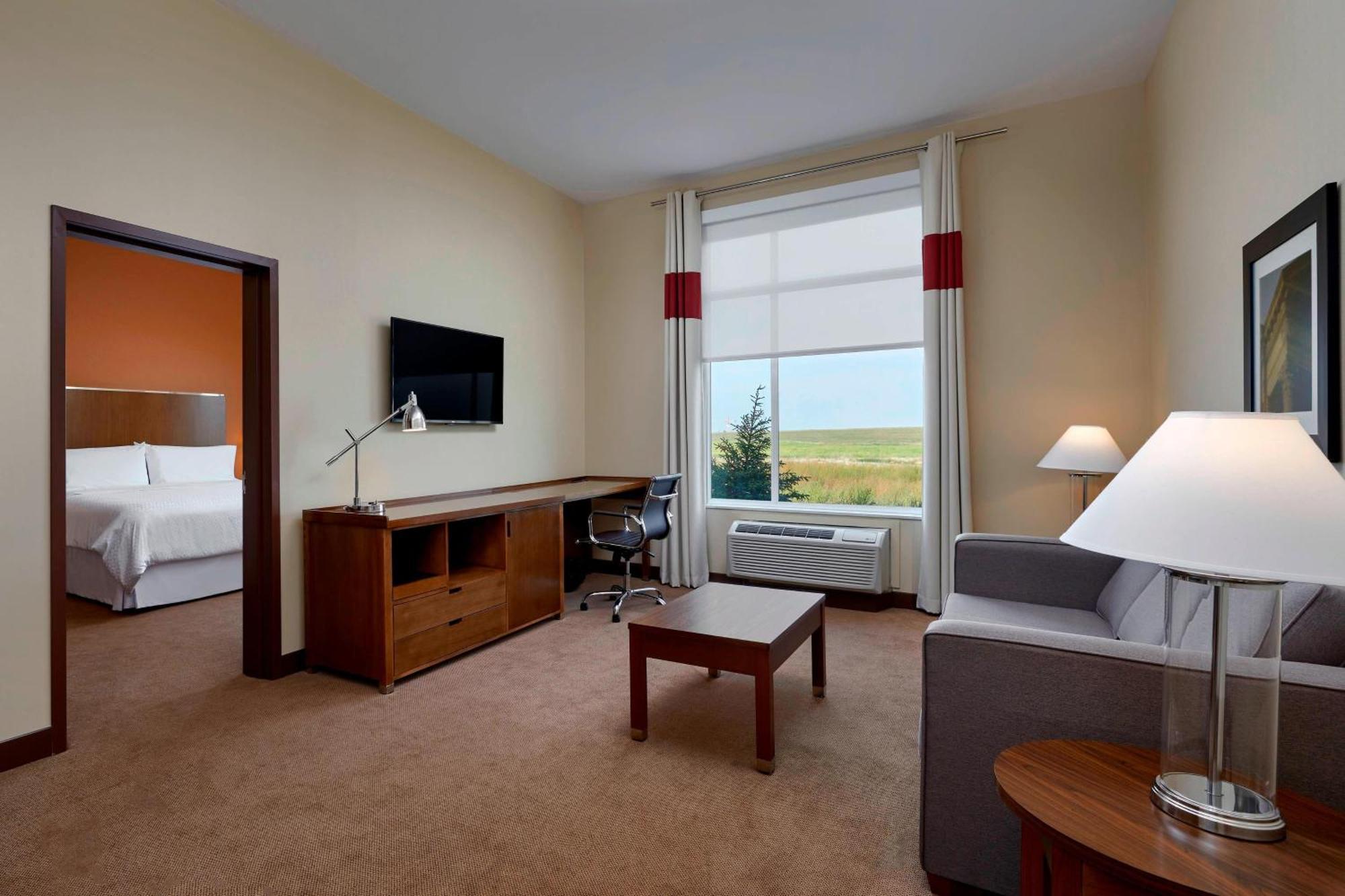 Four Points By Sheraton Шърууд парк Екстериор снимка