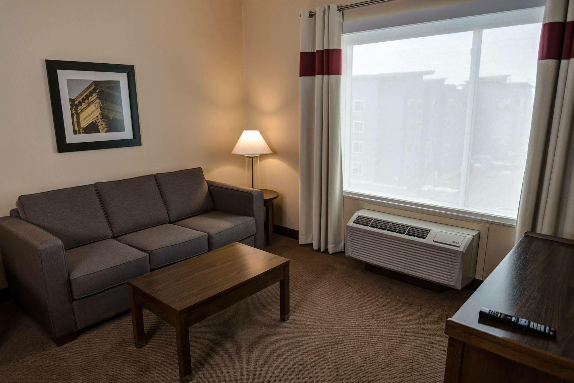 Four Points By Sheraton Шърууд парк Екстериор снимка